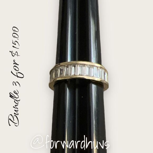 Bundle Sale 3 for $15 | Goldtone and Glass Ring Size 6 - Picture 5 of 6